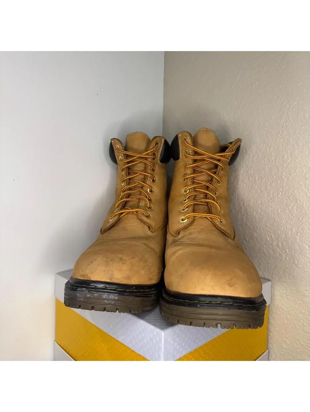 Men's Tan and Brown Boot